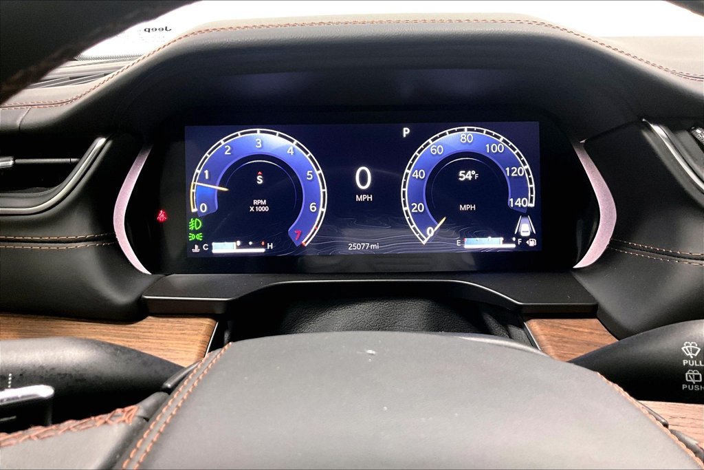 Used 2022 Jeep Grand Cherokee Summit RWD image 22