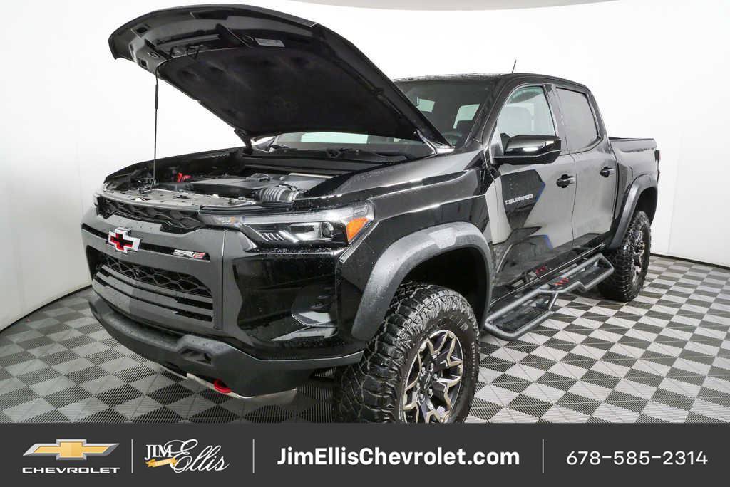 Certified 2024 Chevrolet Colorado ZR2 w/ ZR2 Convenience Package III AWD/4WD image 33