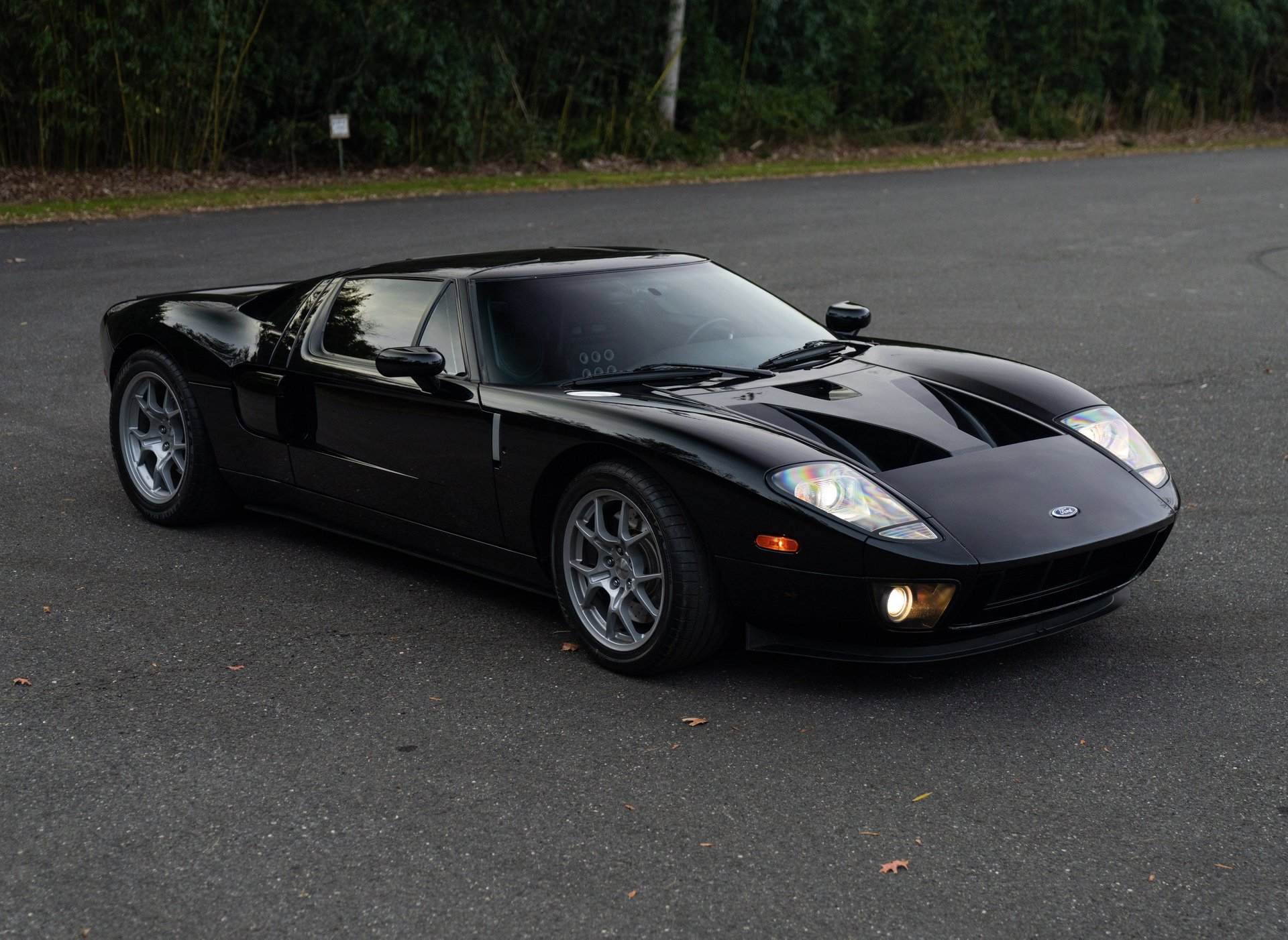 Used 2005 Ford GT image 30