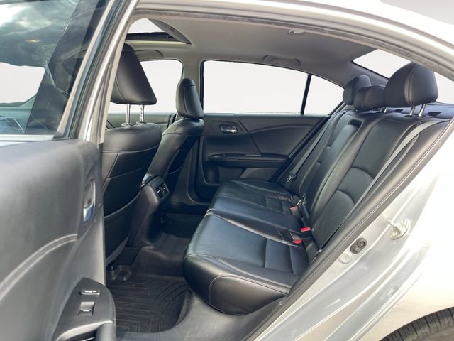 Used 2016 Honda Accord Touring image 13