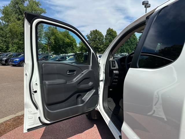 Used 2025 Nissan Frontier S image 12