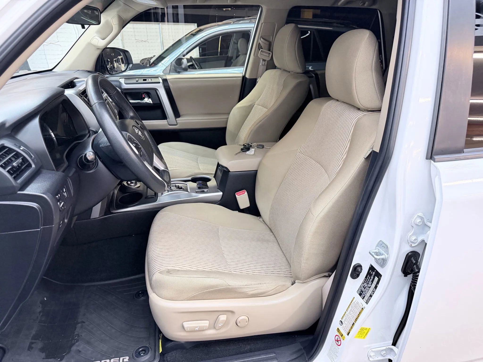 Used 2015 Toyota 4Runner SR5 image 12