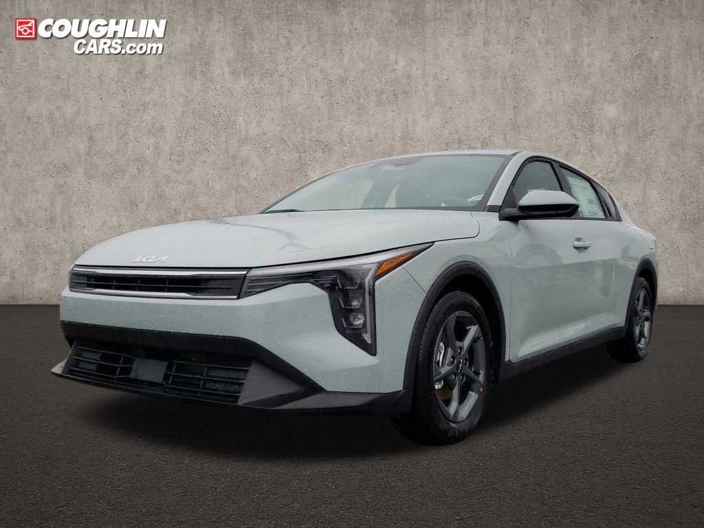 New 2025 Kia K4 LXS image 3