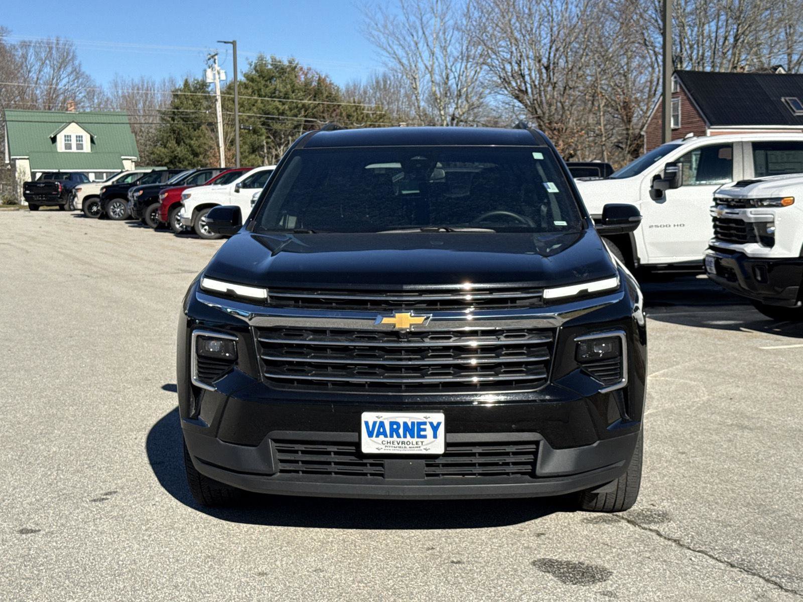 Used 2025 Chevrolet Traverse LT image 2