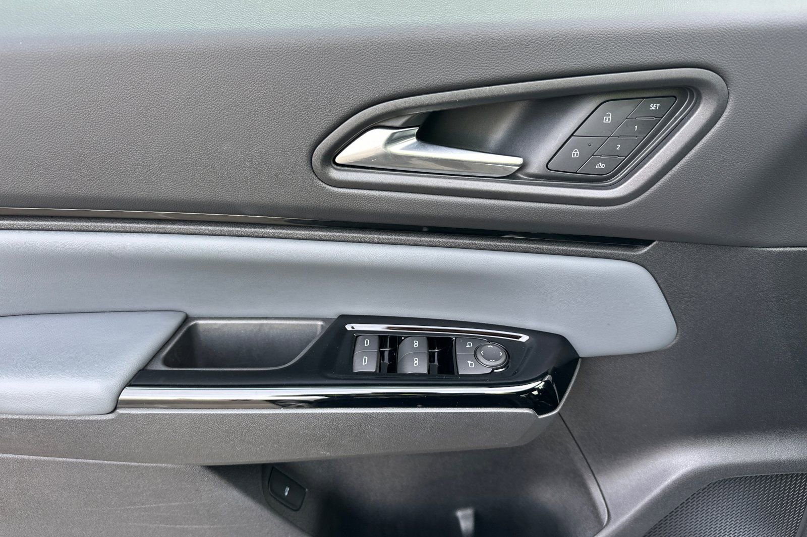 Used 2024 Honda Prologue Touring image 10