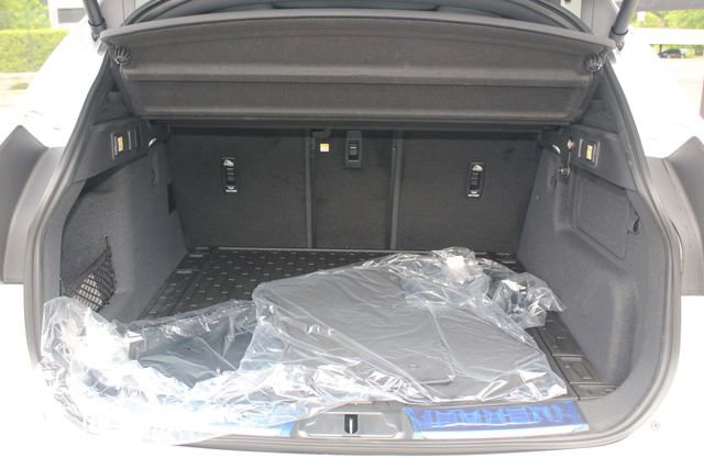 New 2026 Jaguar F-PACE R-Dynamic S image 12