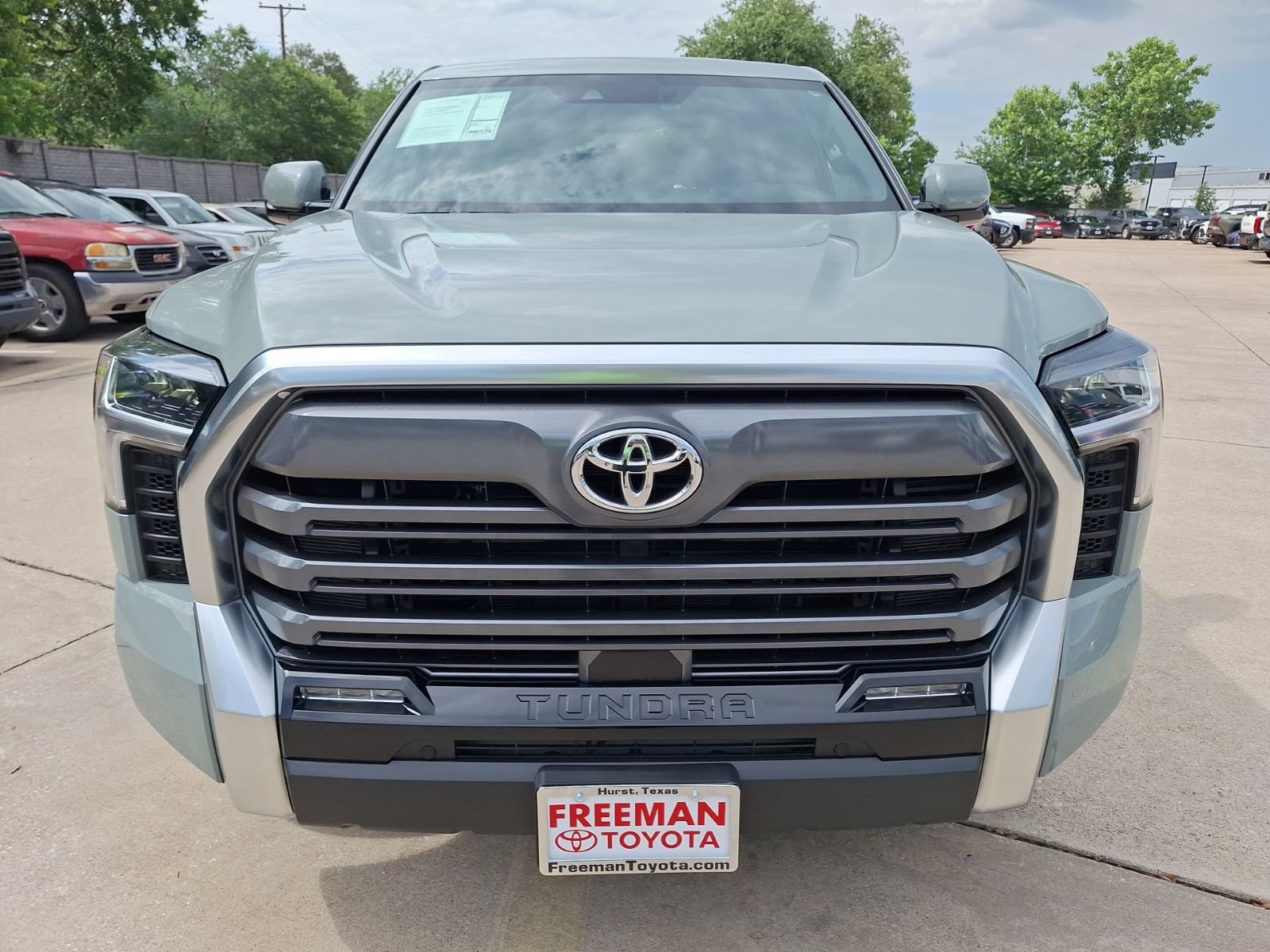 Used 2026 Toyota Tundra Limited AWD/4WD image 9