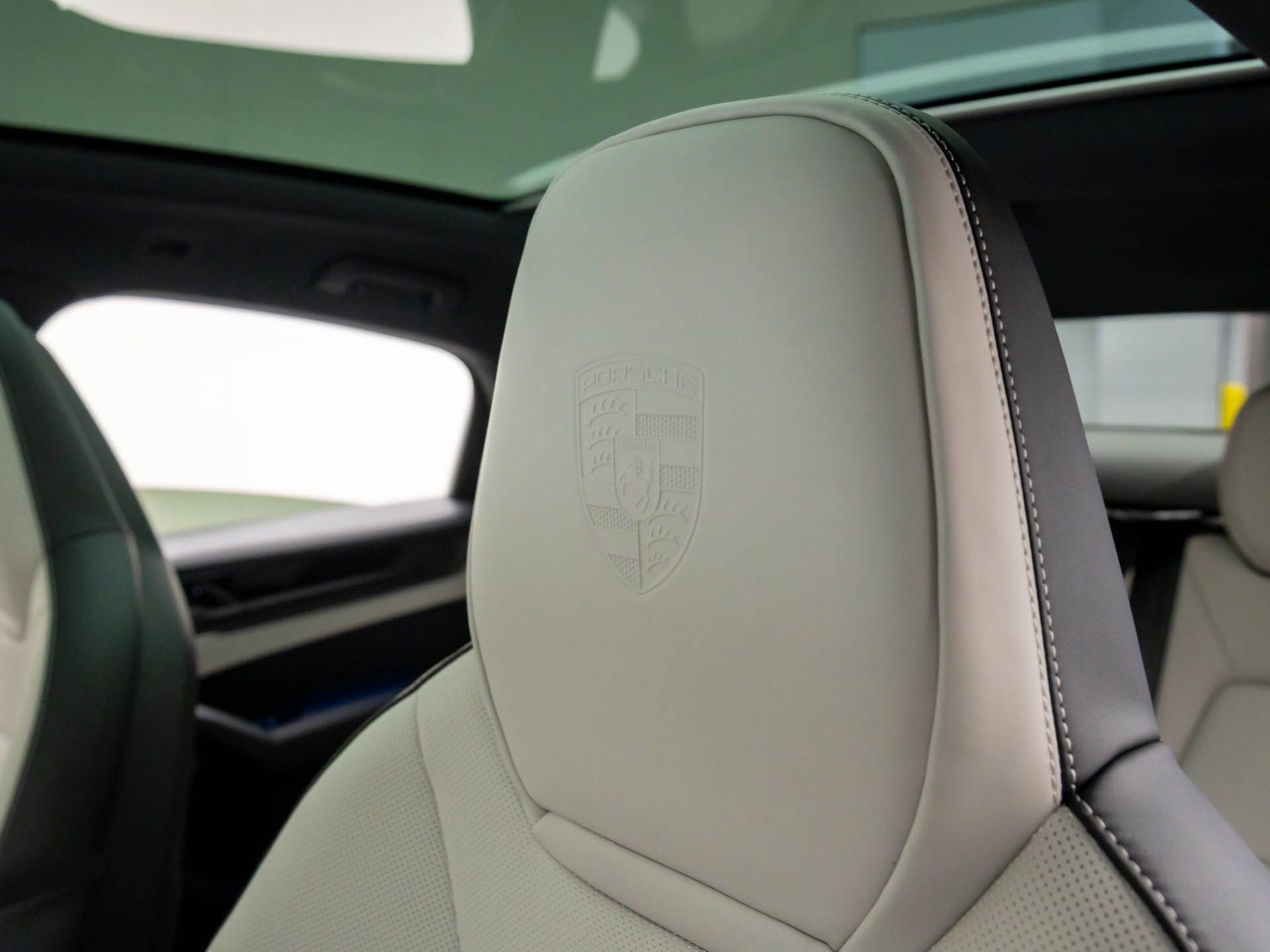 New 2026 Porsche Cayenne E-Hybrid Coupe AWD/4WD image 17