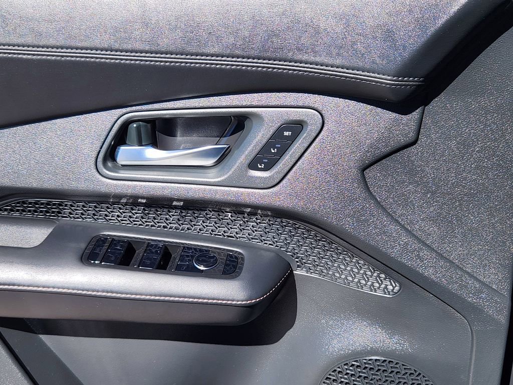 Used 2023 Nissan Ariya AWD image 20