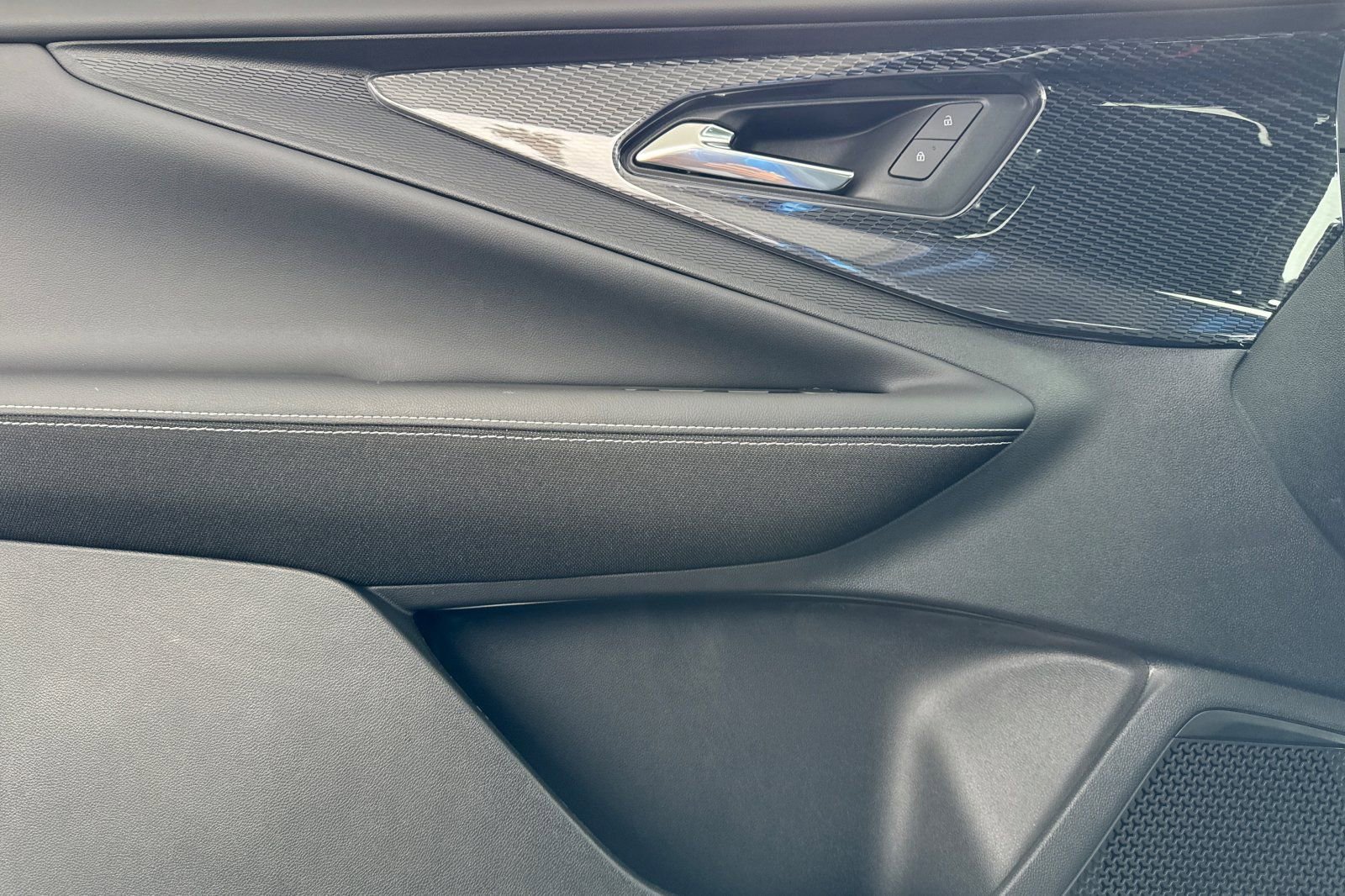 New 2025 Chevrolet Blazer EV LT image 11