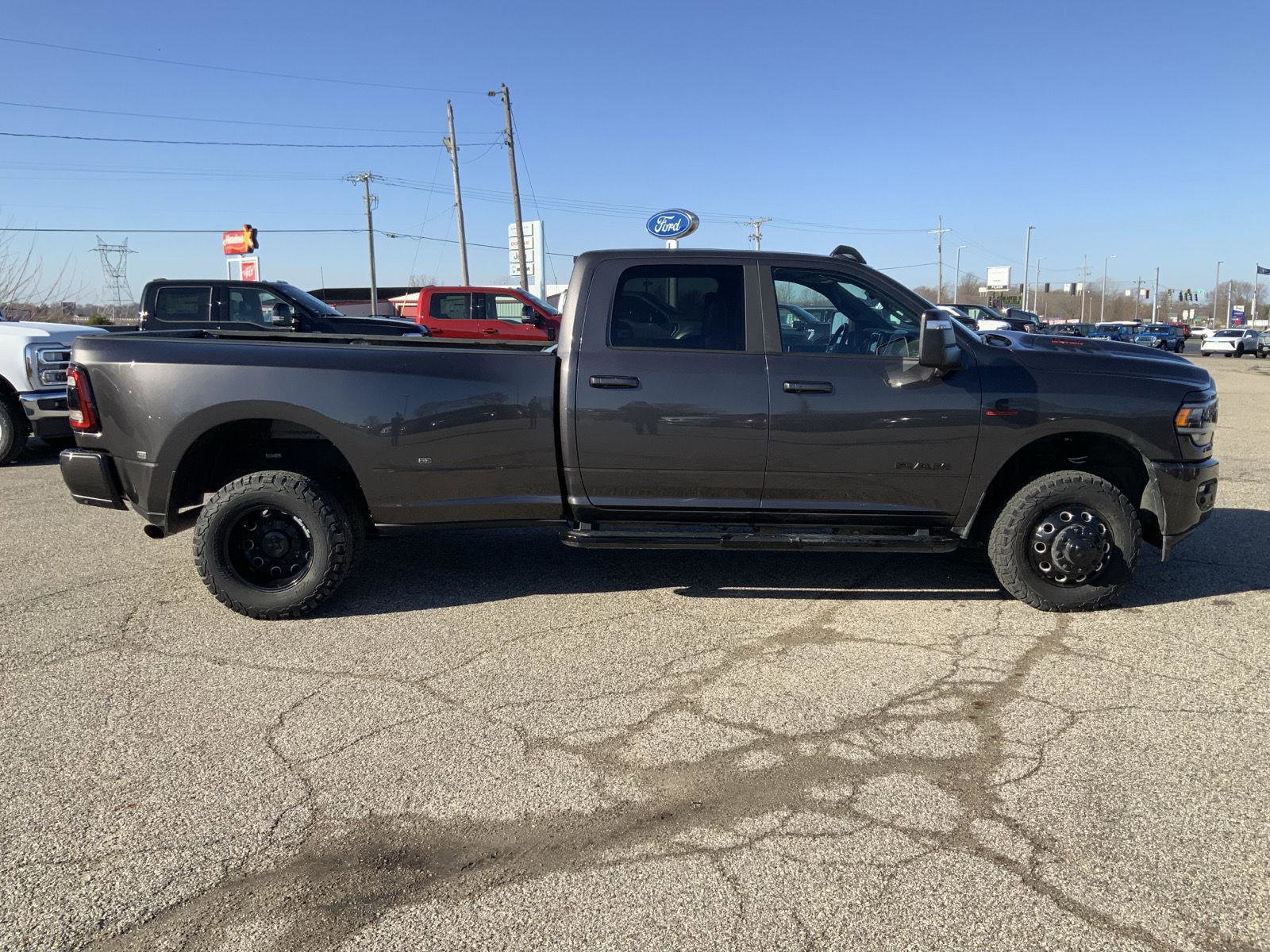 Used 2024 RAM 3500 Laramie w/ Night Edition image 10