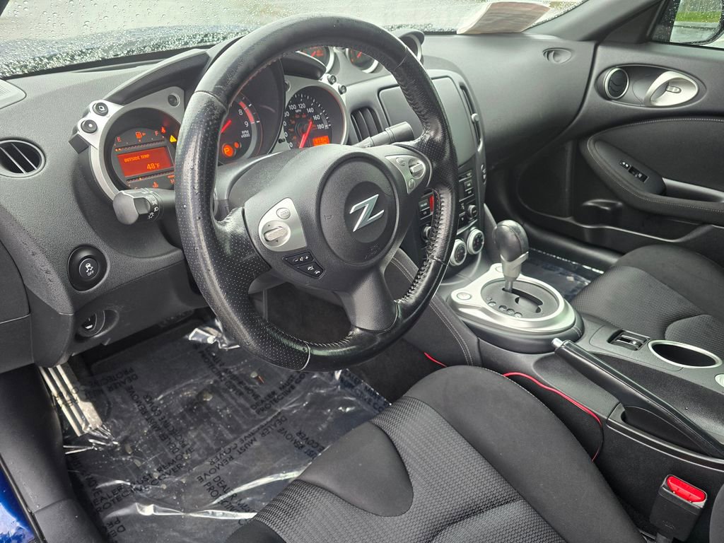 Used 2019 Nissan 370Z Coupe RWD image 11