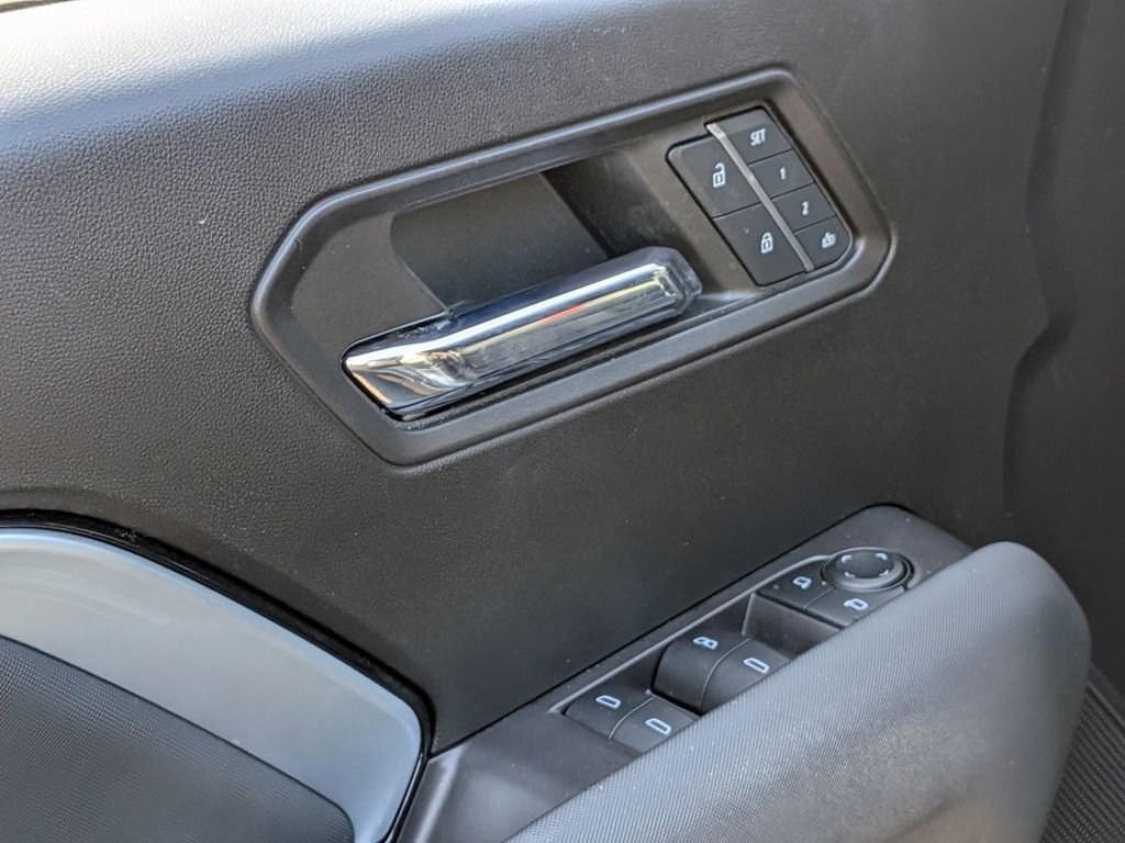 Used 2023 Chevrolet Colorado Z71 w/ Z71 Convenience Package 2 image 12