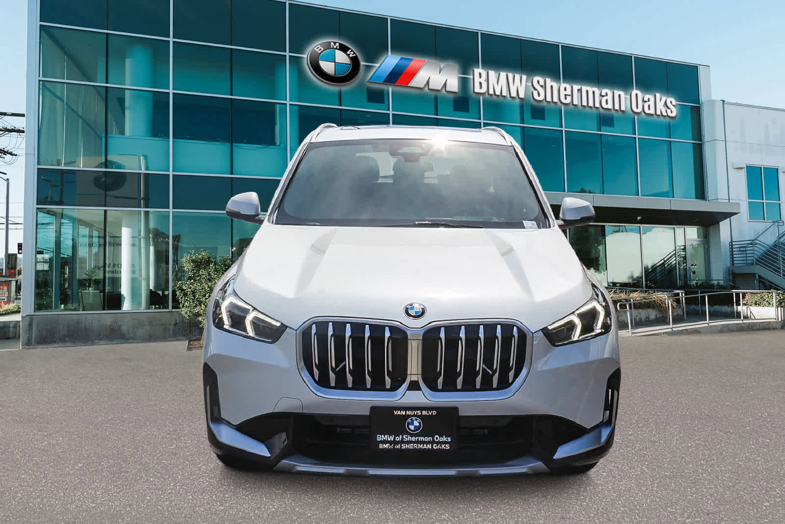 Used 2025 BMW X1 xDrive28i w/ Premium Package image 2