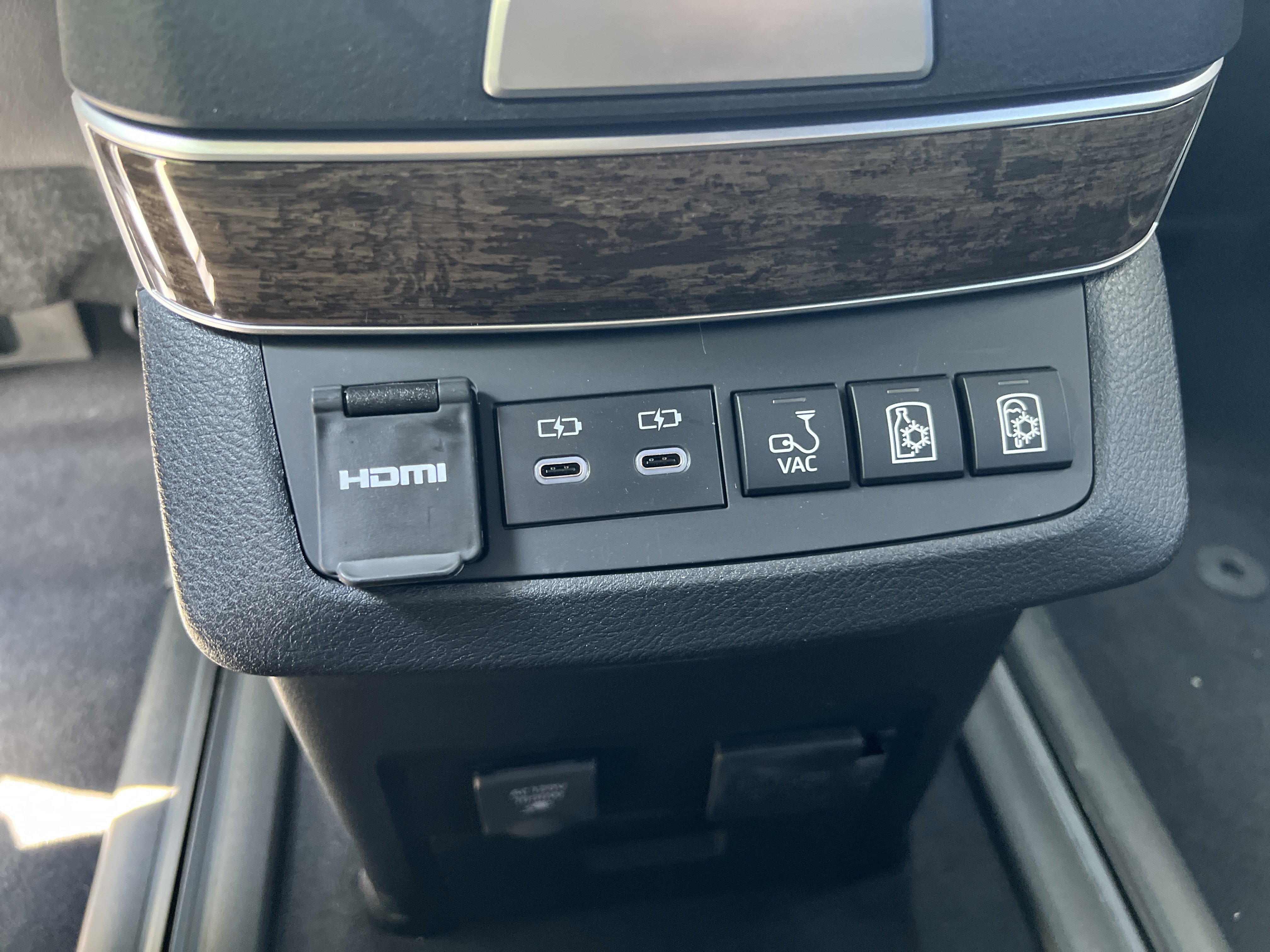 New 2026 Toyota Sienna Platinum image 12