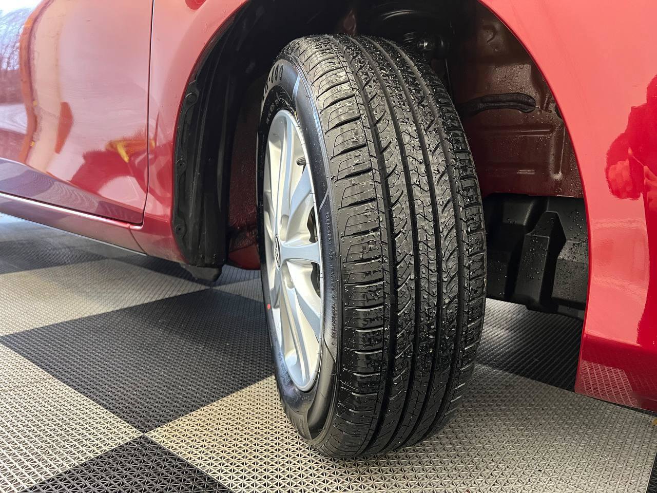 Used 2018 Toyota Yaris LE image 27