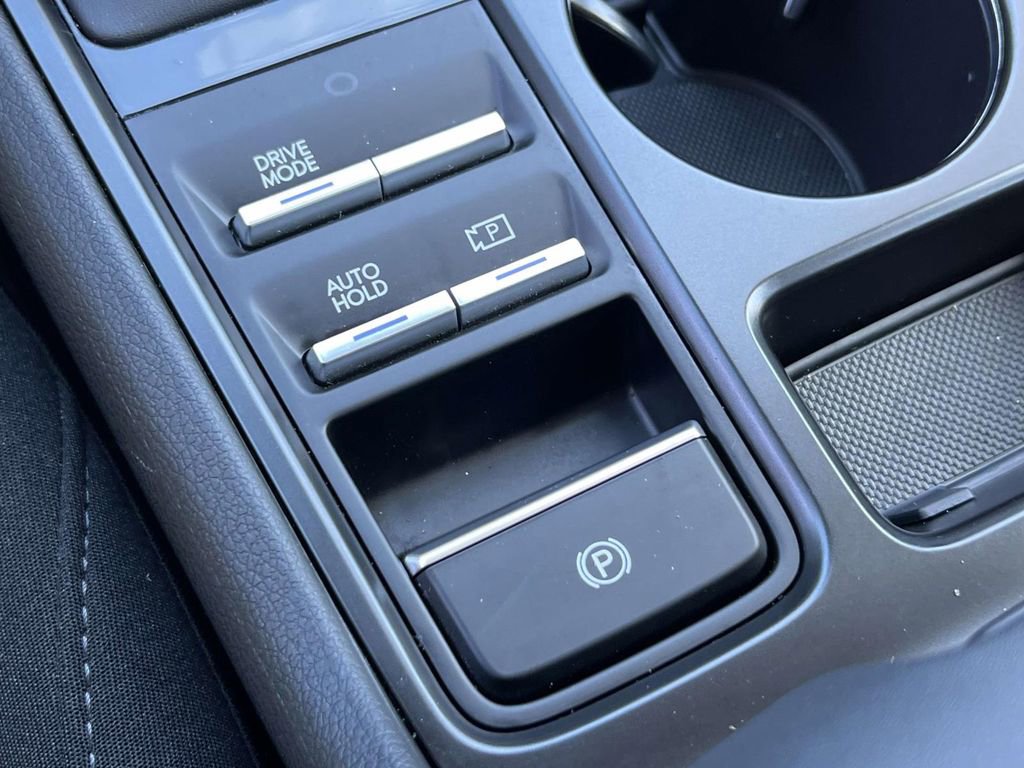 Certified 2025 Hyundai Sonata SE FWD image 32