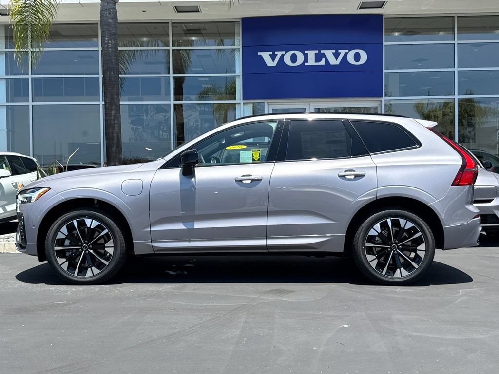 New 2026 Volvo XC60 T8 Plus w/ Climate Package PRO AWD/4WD image 2