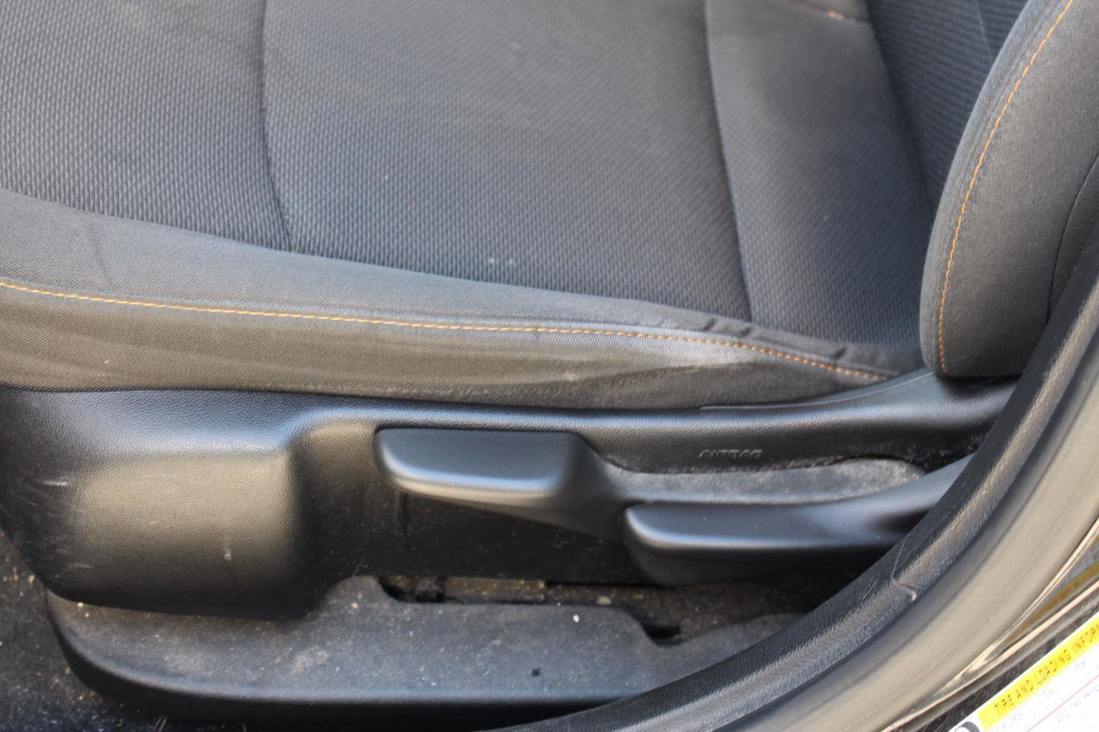 Used 2017 Chevrolet Cruze LS FWD image 29