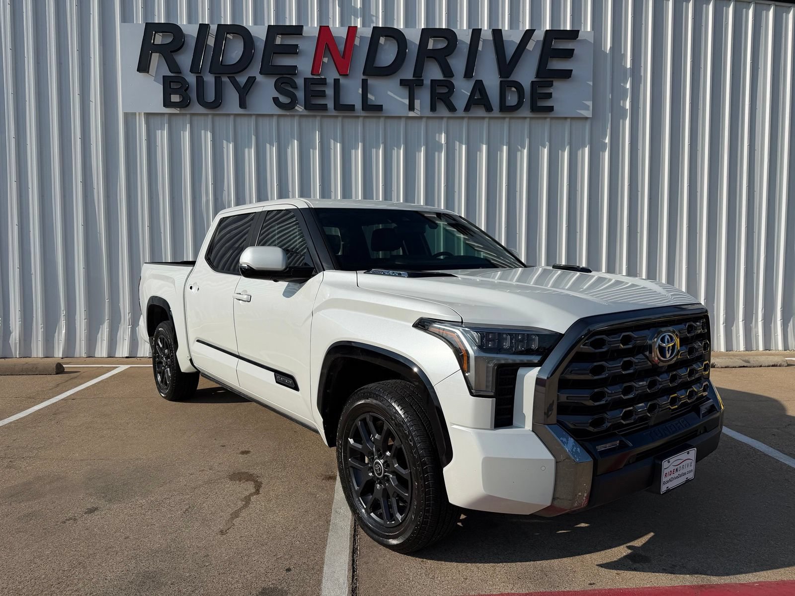 Used 2024 Toyota Tundra Platinum AWD/4WD image 9