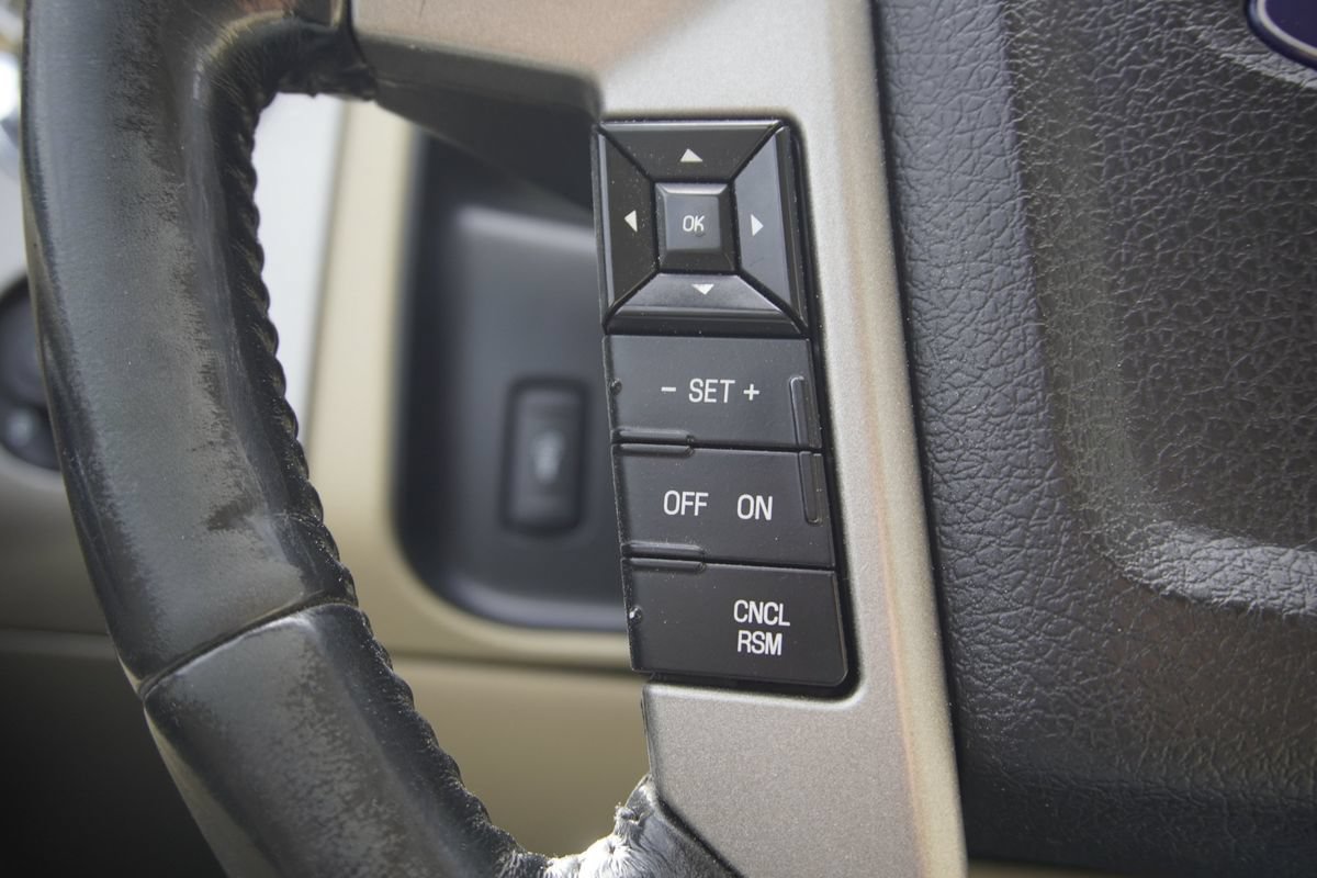 Used 2017 Ford Expedition EL Limited w/ Equipment Group 301A AWD/4WD image 16