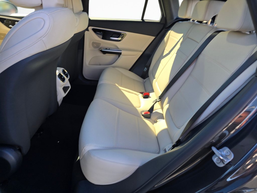 New 2027 Mercedes-Benz GLC 300 4MATIC image 17