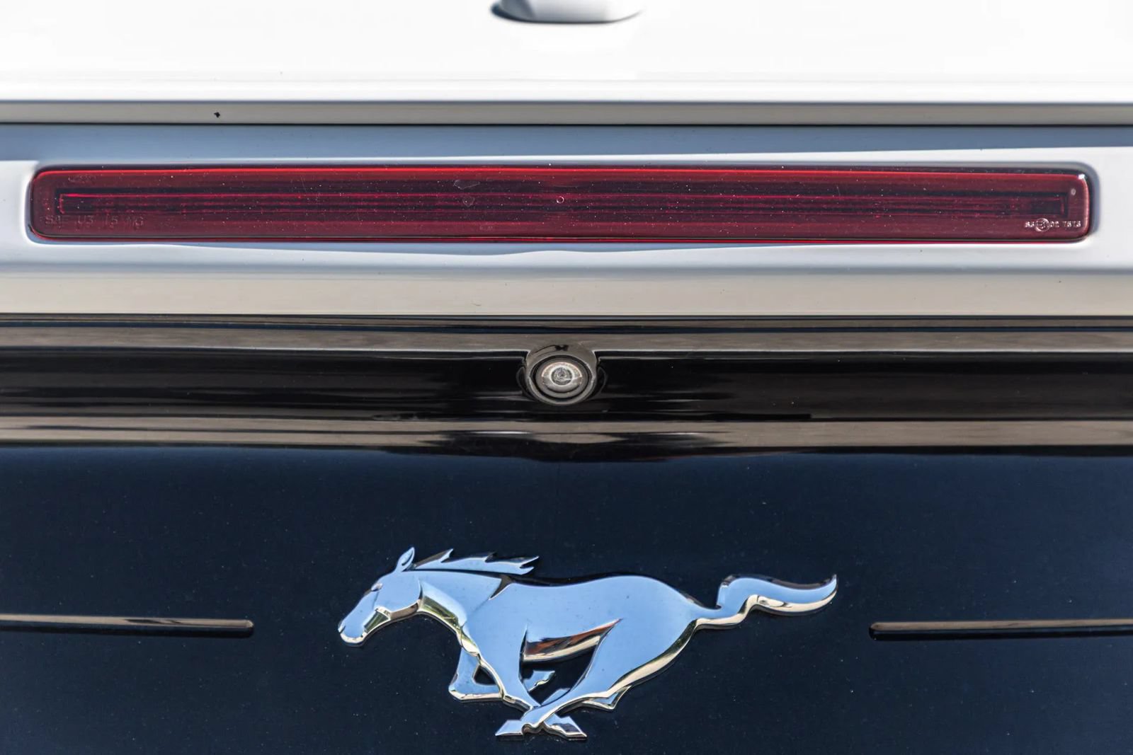 Used 2018 Ford Mustang Premium RWD image 33