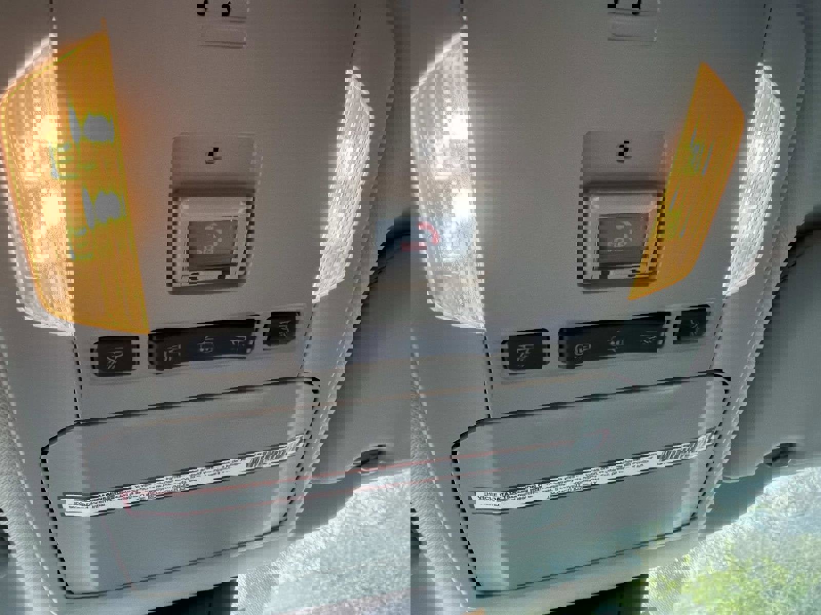 Used 2021 Toyota Highlander LE image 10