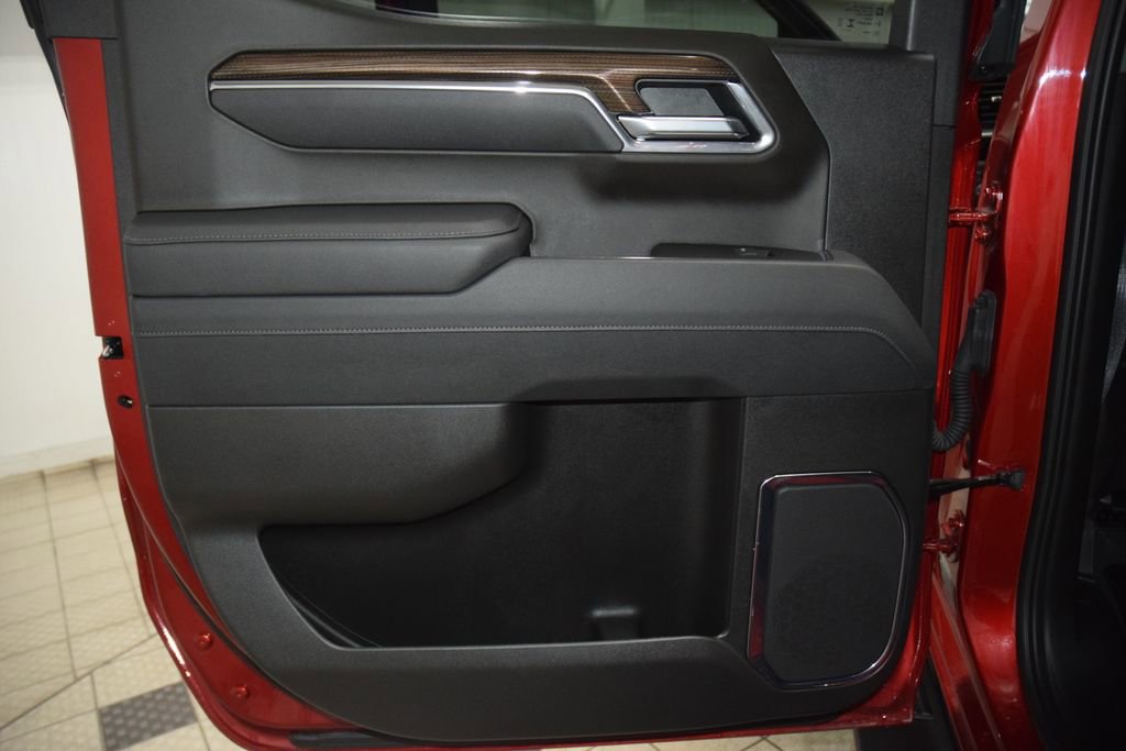 Used 2025 Chevrolet Silverado 1500 RST AWD/4WD image 46