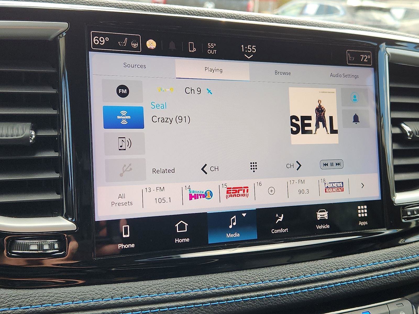 Certified 2021 Chrysler Pacifica Touring-L image 18