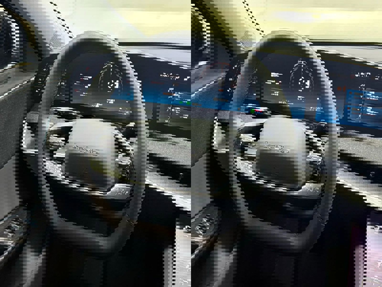 Used 2025 Lucid Air Touring image 21