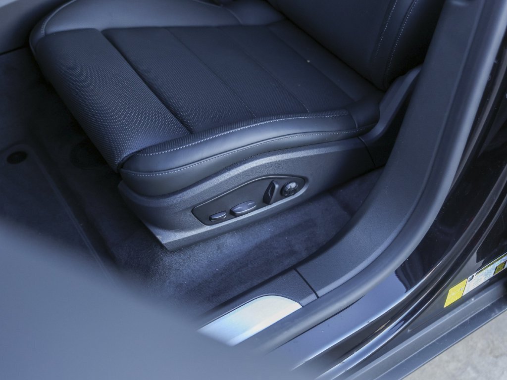 Certified 2026 Porsche Macan Electric RWD image 16