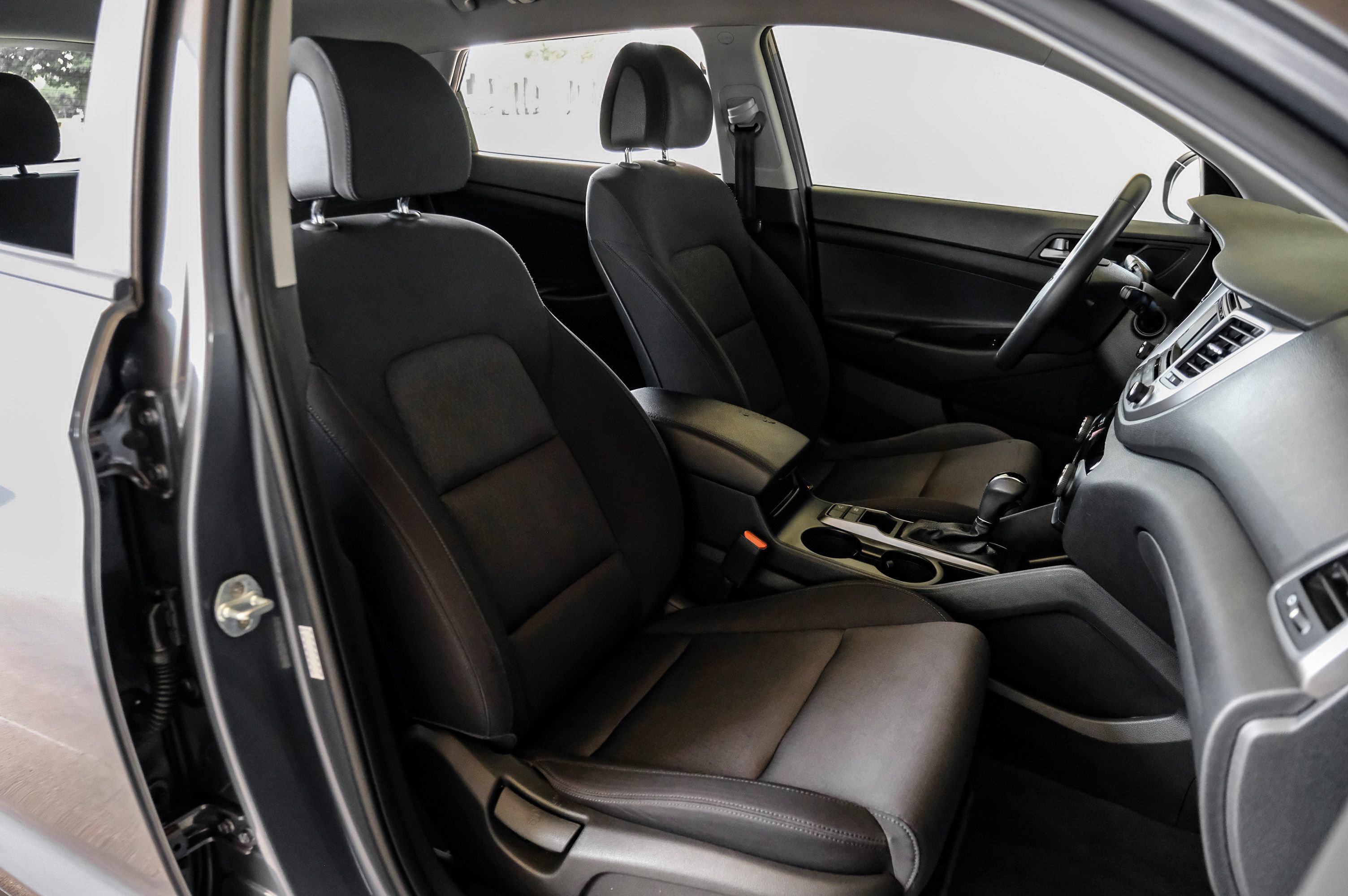 Used 2017 Hyundai Tucson Sport FWD image 38