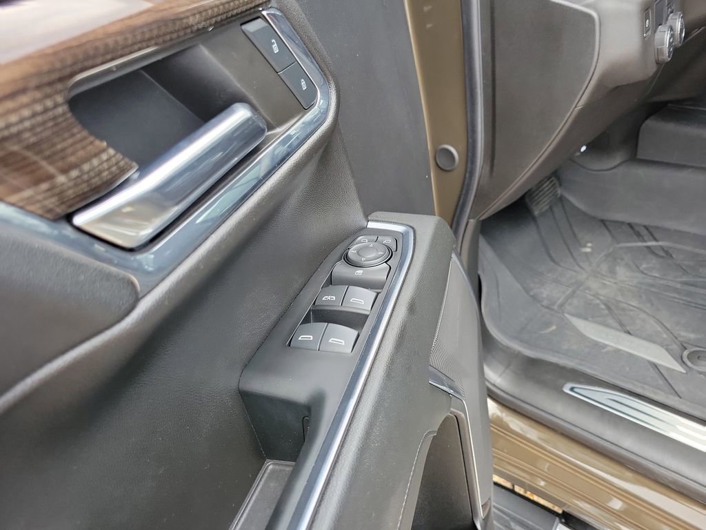 Used 2024 Chevrolet Silverado 1500 LT RWD image 10
