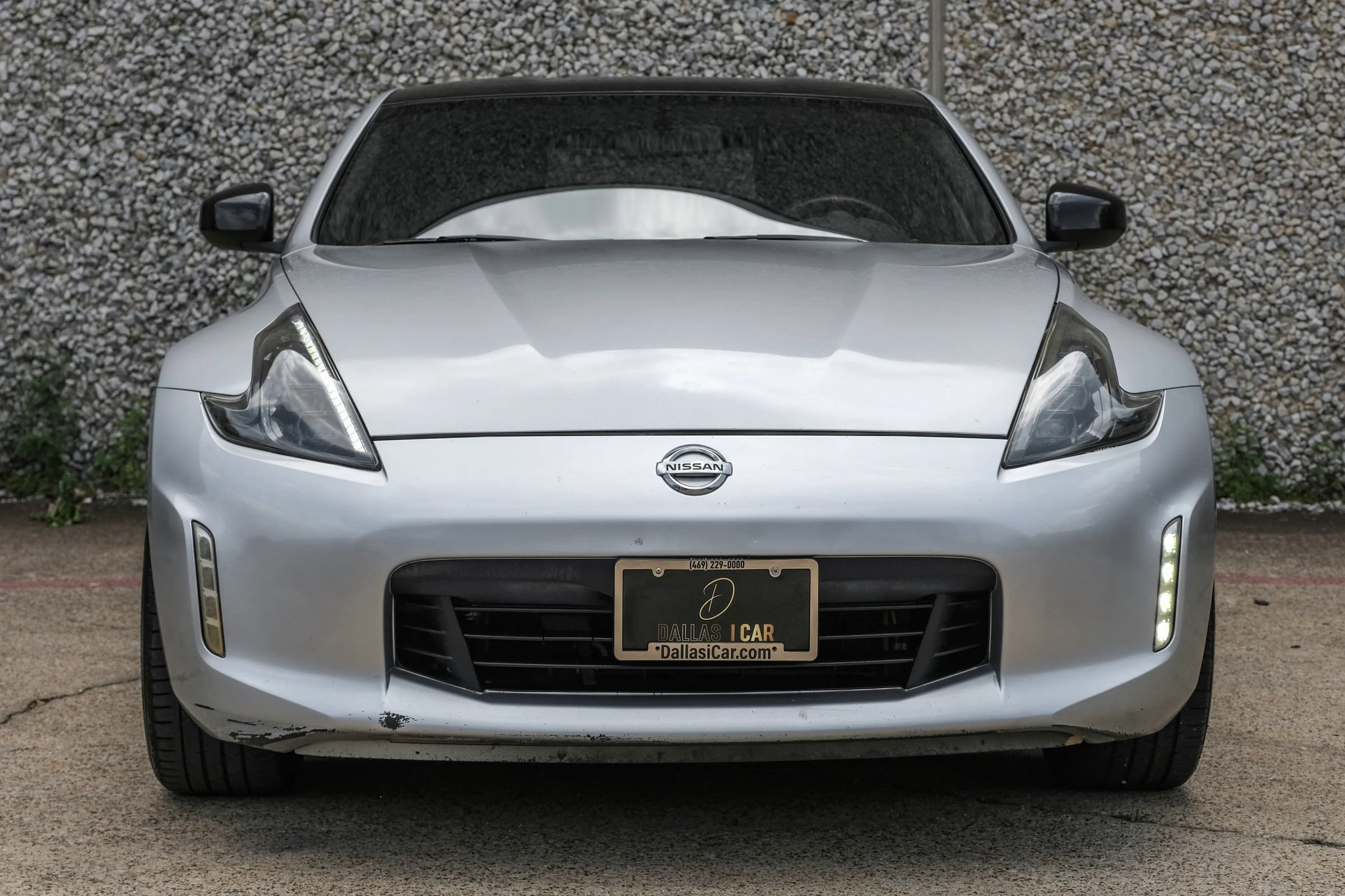 Used 2014 Nissan 370Z Coupe RWD image 4