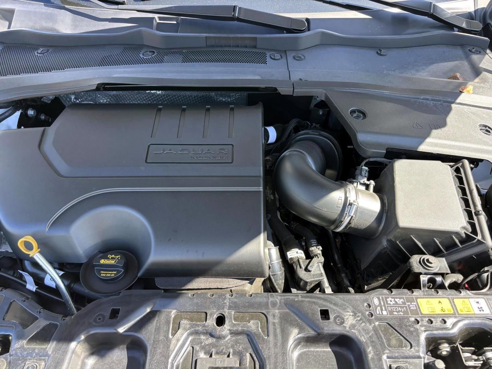 Used 2024 Jaguar E-PACE R-Dynamic SE image 24