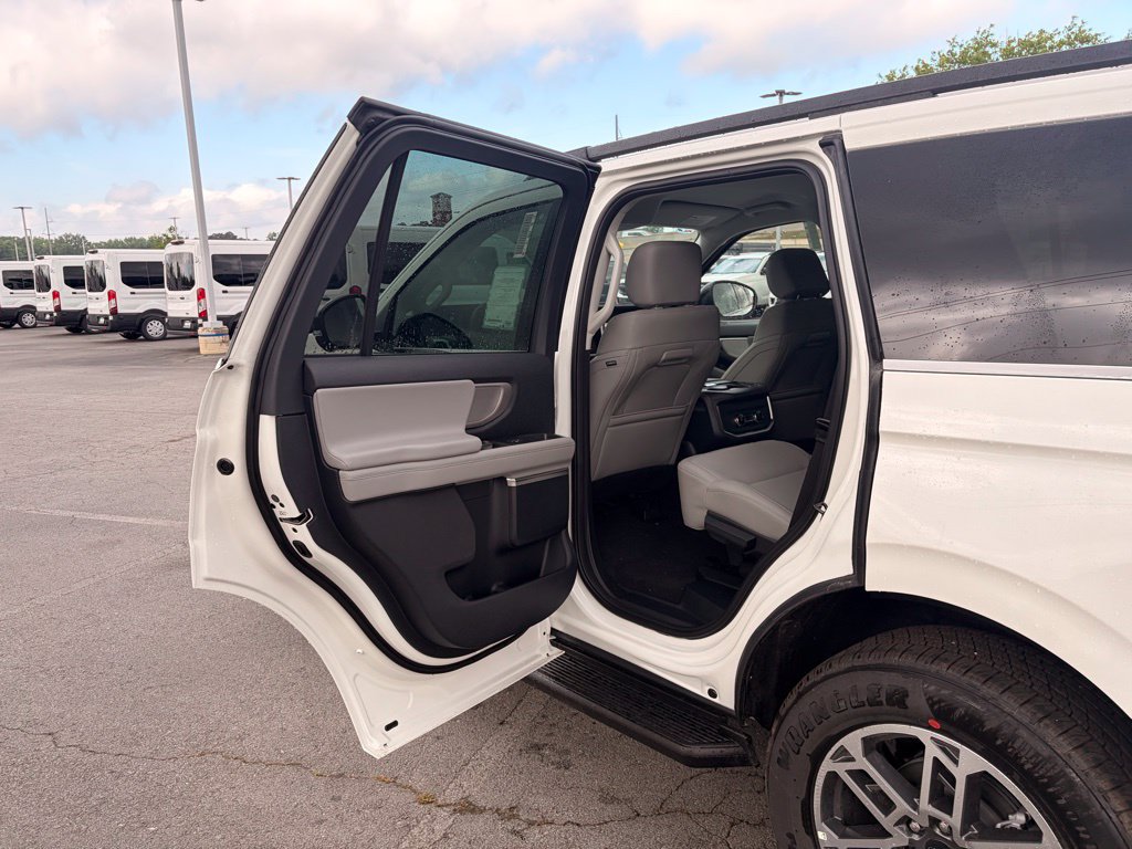 New 2026 Ford Expedition Active RWD image 27