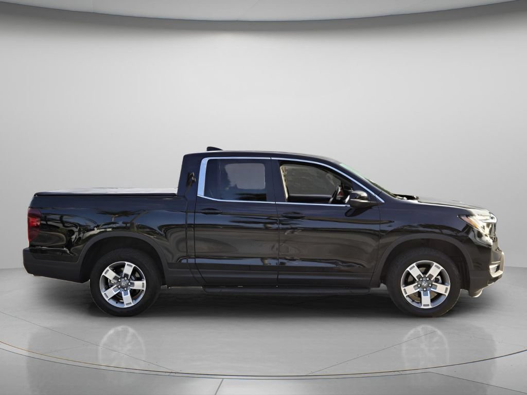 Certified 2025 Honda Ridgeline RTL image 3