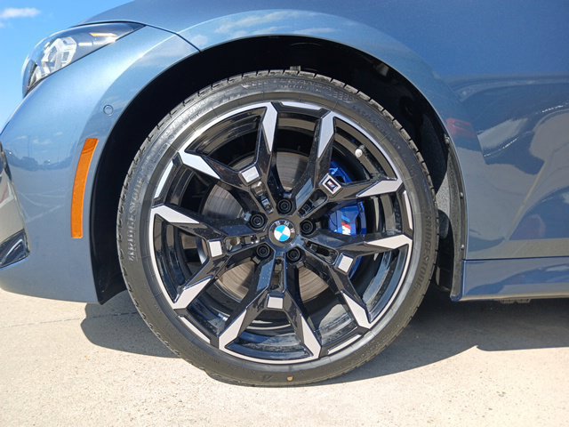 New 2026 BMW 330i Sedan w/ M Sport Package RWD image 5