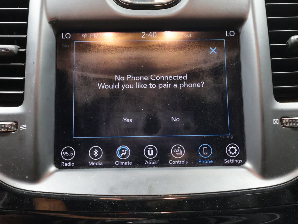 Used 2018 Chrysler 300 S AWD/4WD image 33