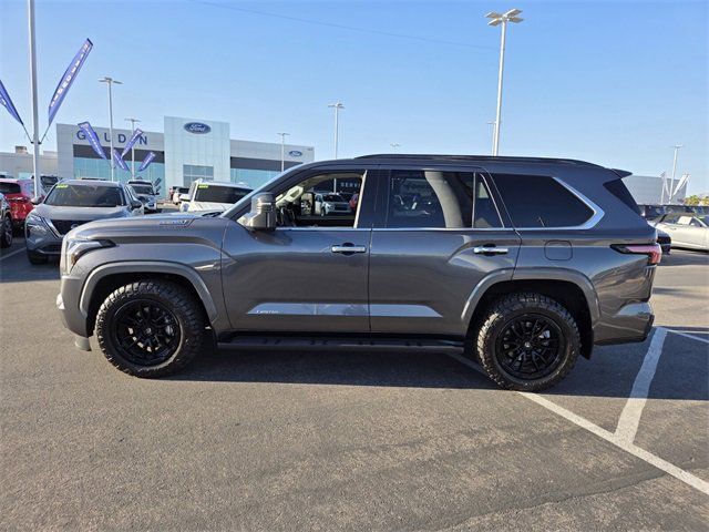 Used 2023 Toyota Sequoia Limited image 4