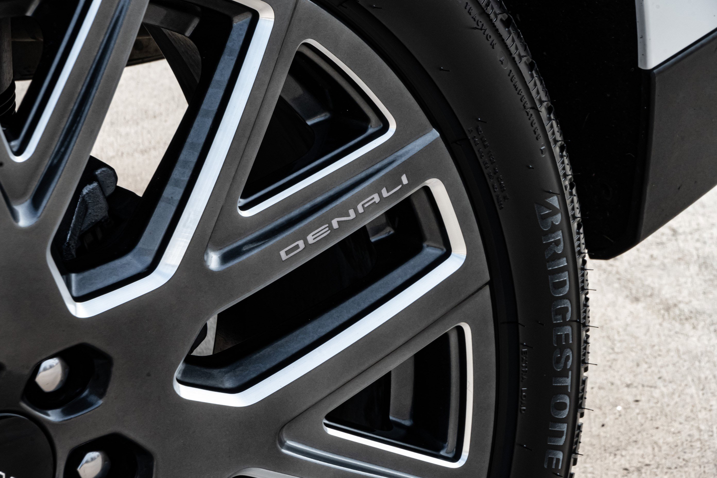 Used 2025 GMC Yukon Denali Ultimate image 43