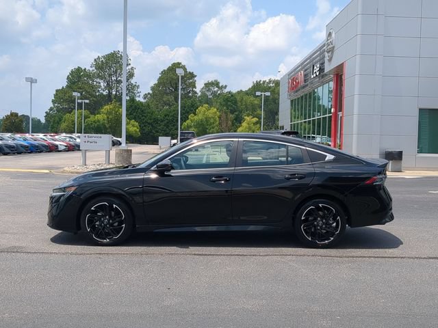 New 2026 Nissan Sentra SR w/ Floor Mat Package FWD image 6