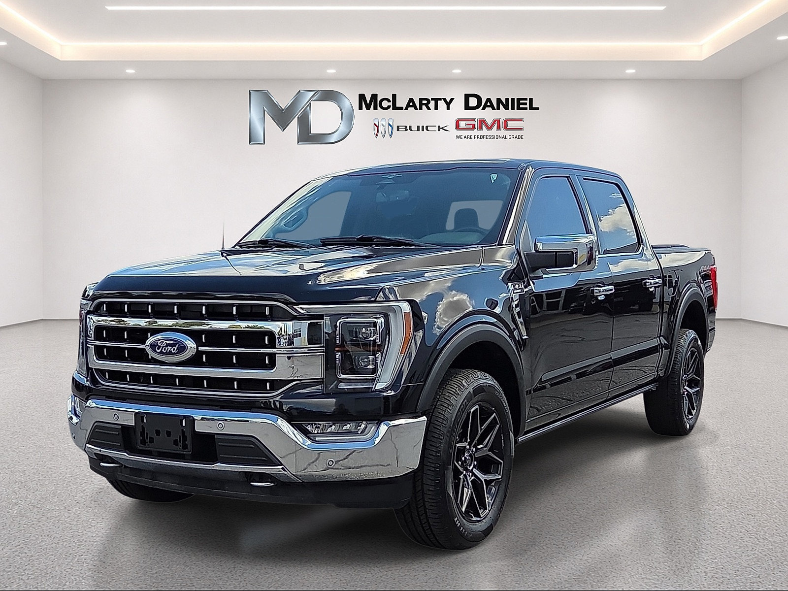 Used 2023 Ford F150 Lariat w/ Equipment Group 502A High AWD/4WD image 2