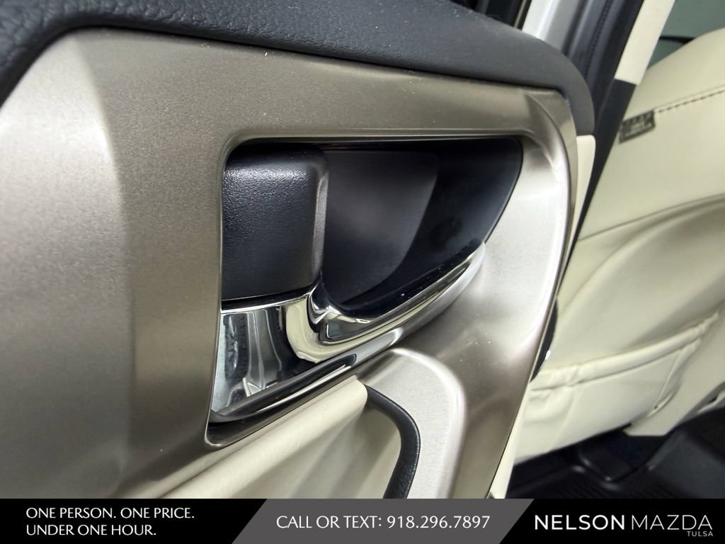 Used 2020 Lexus GX 460 Luxury w/ Luxury Sport Package AWD/4WD image 38