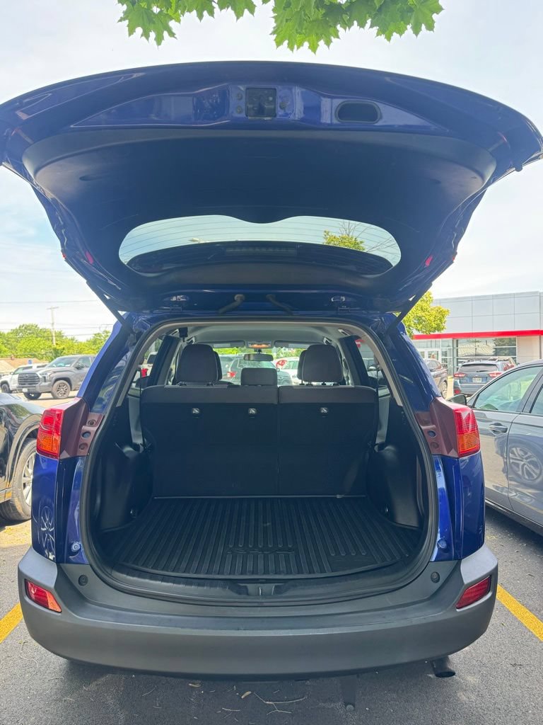 Used 2014 Toyota RAV4 LE AWD/4WD image 27