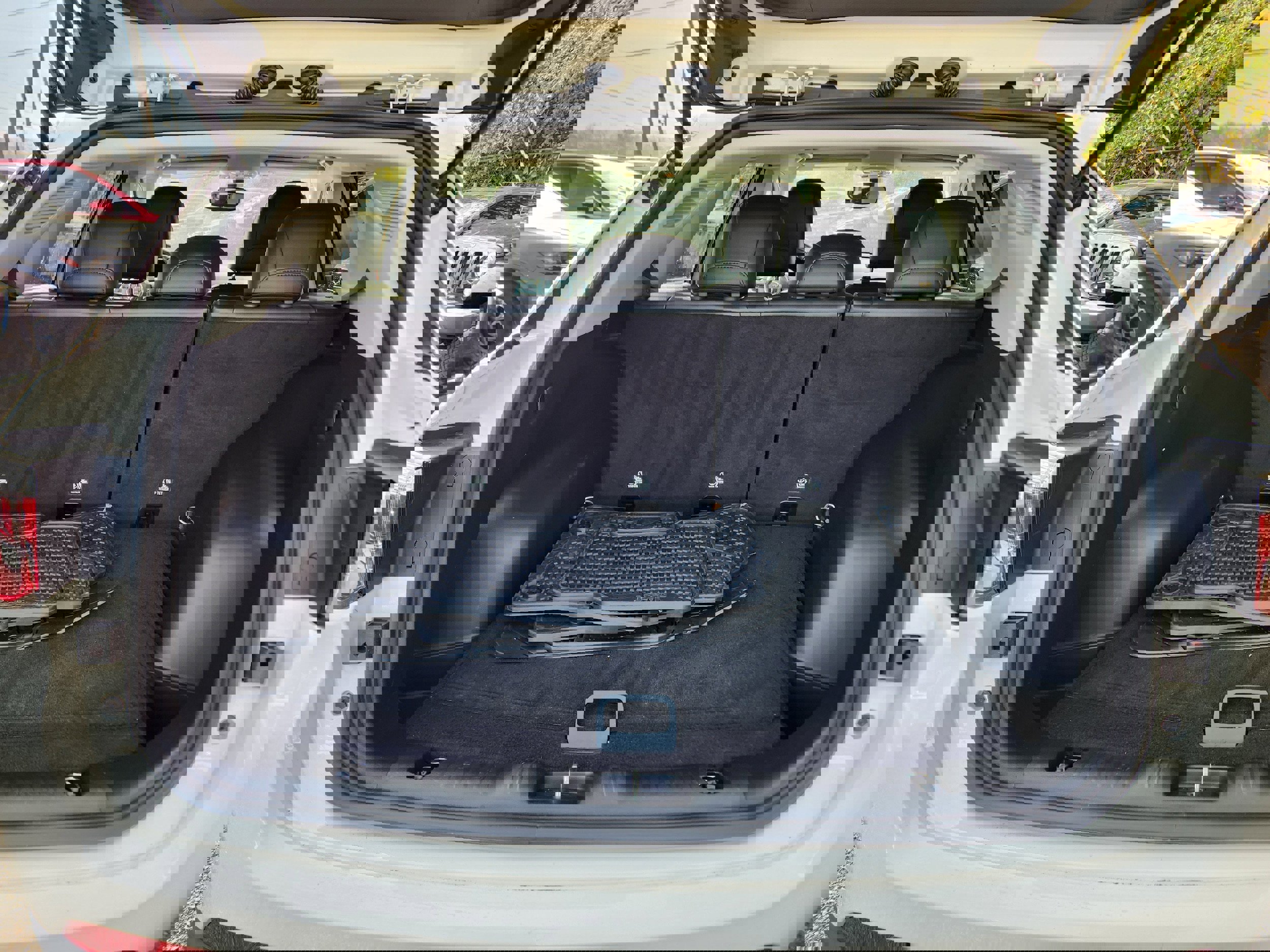 Used 2019 Jeep Compass Latitude w/ Popular Equipment Group image 8