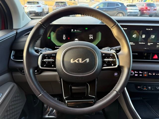 Used 2025 Kia Carnival EX image 41