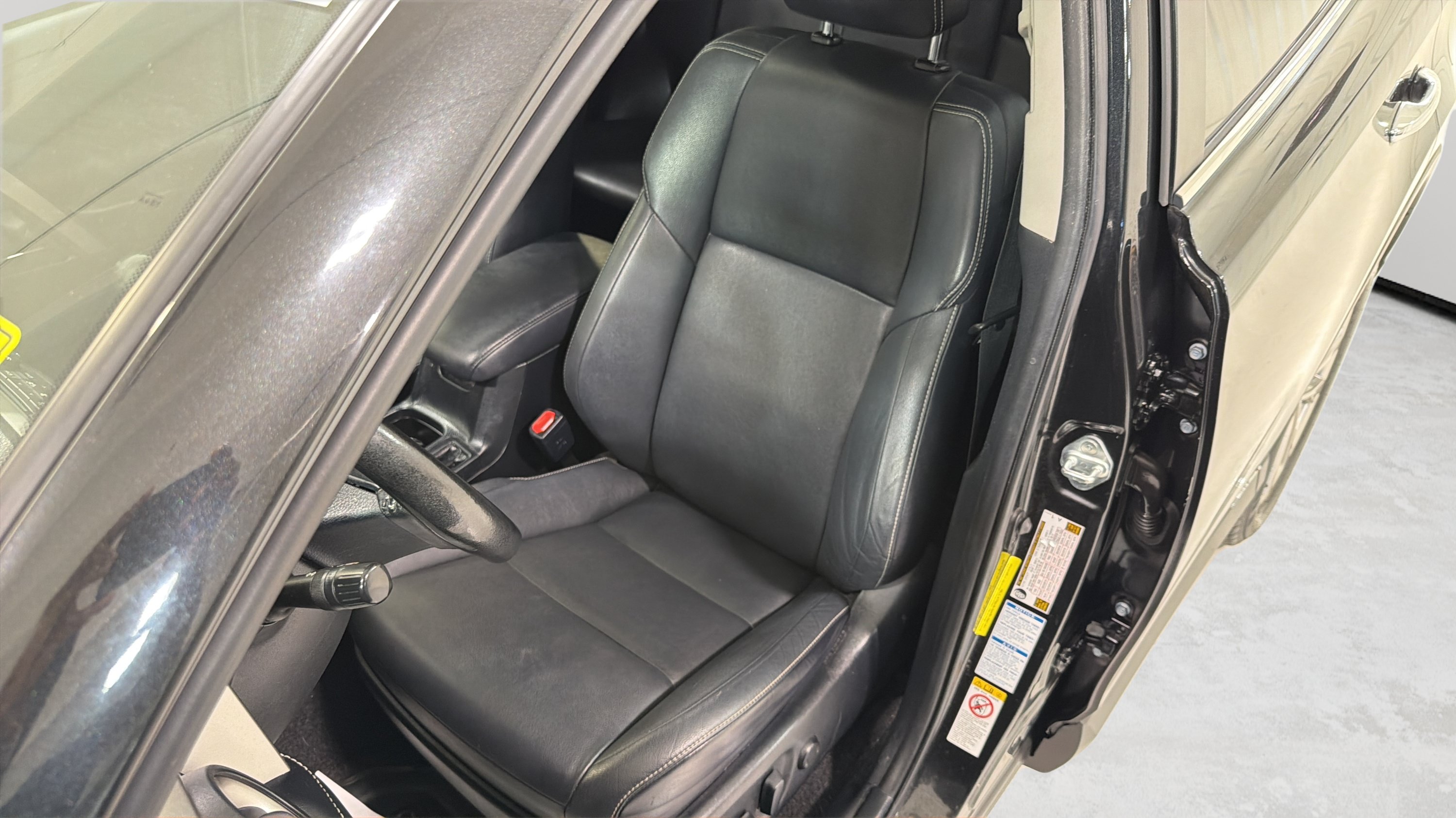 Used 2018 Toyota RAV4 Limited AWD/4WD image 9