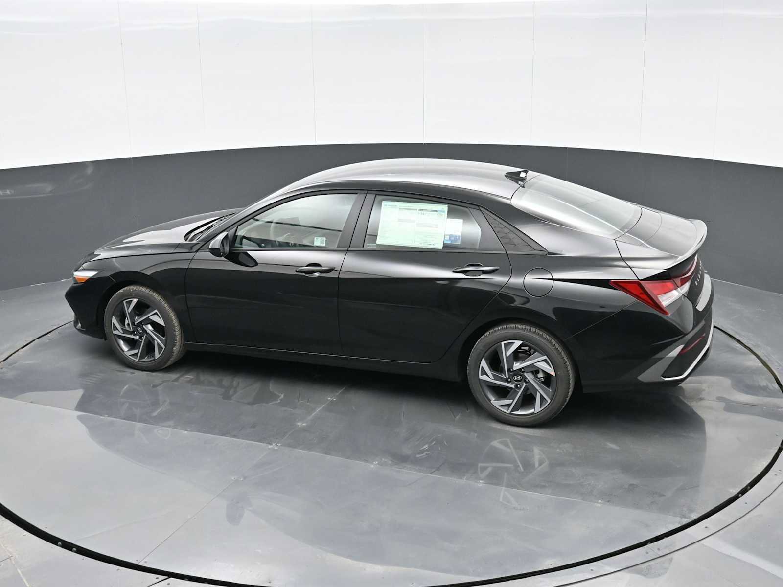 Certified 2025 Hyundai Elantra Sport w/ Cargo Package image 23